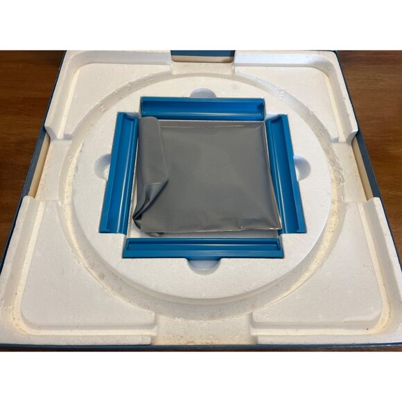 Vintage 1977 SCRABBLE Deluxe Edition Turntable Board Game Selchow & Righter Co - Picture 2 of 9